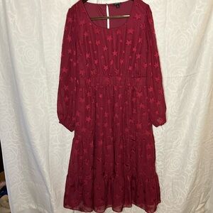 TORRID violet Clip Dot Chiffon Tiered Dress. Star print scoop neck Size 1X 14-16